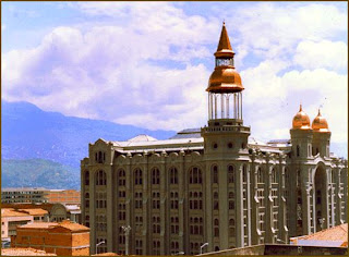 Los Cimientos Románticos - Historia del Palacio Nacional